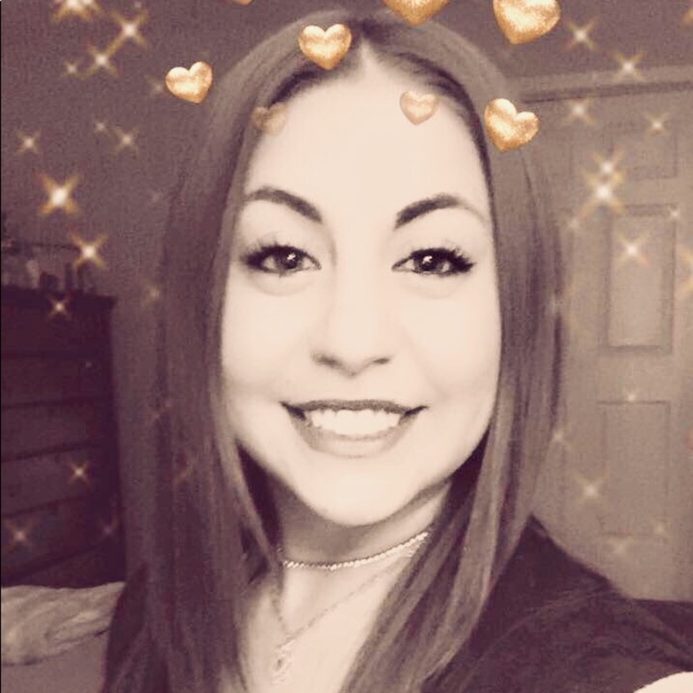 Meet your Posher, Alexis